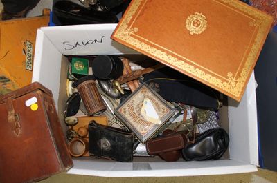 Lot de bibelots comprenant appareils photo, sujet canard, po… - Photo 1