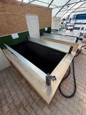 Ensemble comprenant 5 bassins rectangulaires maçonnés en str…