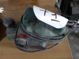 un morceau de papier posé sur une machine
