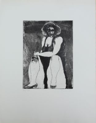 un dessin en noir et blanc représentant une femme tenant un pingouin
