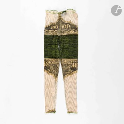 une photo d'une paire de leggings à motifs