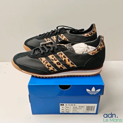 baskets Adidas à imprimé léopard, noires et dorées