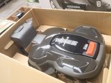 une boîte contenant une télécommande
