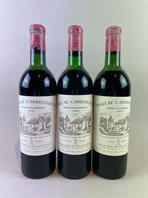3 btls Château Carbonnieux 1970 - Pessac-Léognan (capsules t…