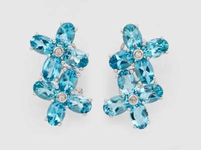 Paar Blüten-Ohrringe mit Aquamarinen Weißgold, gest. 585. Sc…