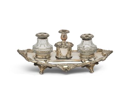 ENCRIER de forme mouvementée. La base et les montures en mét…