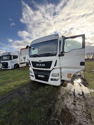 TRR MAN TGX Immatriculation : FT-569-VN