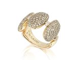 une bague en or et diamants sertie de deux pierres ovales