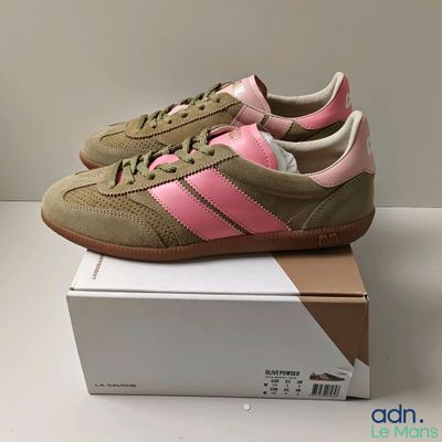 adidas gazelle trainers in pink and khaki with box