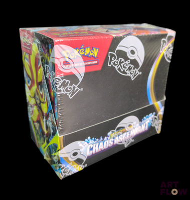 une boîte de cartes à collectionner Pokémon sur fond noir