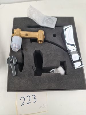 Robinetterie encastrée ZAZZERI comprenant un mitigeur de lav…