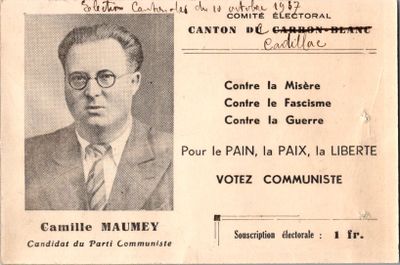 une vieille photo d'un homme en costume-cravate