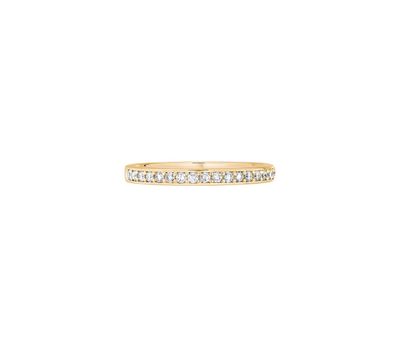 une alliance en or jaune sertie d'une rangée de diamants