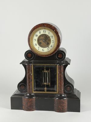 Pendule en marbre noir et marbre rouge griotte, cadran squel…