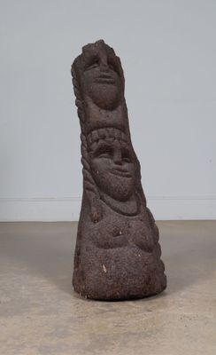 Sculpture de grade anthropomorphe en fougère arborescente.