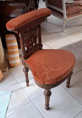 un siège dite pointeuse ou voyeuse (H86,5 x 49 x P49) - Photo 1