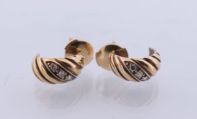 Paire de boucles d'oreille en or jaune 750 serties de diaman… - Photo 1