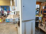 a machine that is sitting in the middle of a room
