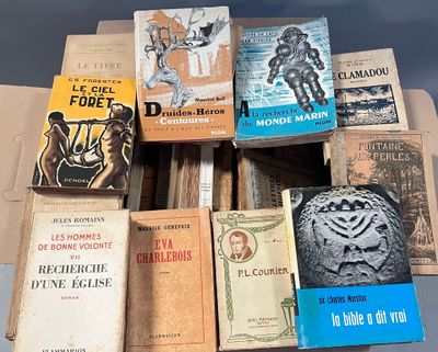 many books that are stacked on top of each other