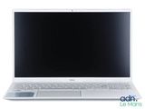 L'ordinateur portable Dell est ouvert et prêt à être utilisé.