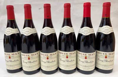 six bouteilles de vin rouge alignées