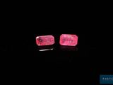 deux tourmalines roses sur un fond noir
