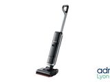 gros plan d'un aspirateur sur fond blanc
