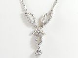 un gros plan sur un collier en diamants porté par un mannequin, mannequin, mannequin, mannequin, mannequin, mannequin, mannequin, mannequin, mannequin, mannequin, mannequin, mannequin, mannequin, mannequin, mannequin, mannequin, mannequin, mannequin, mannequin, mannequin, mannequin, mannequin, mannequin, mannequin, mannequin, mannequin, mannequin, mannequin, mannequin, mannequin, mannequin, mannequin, mannequin, mannequin, mannequin, mannequin, mannequin, mannequin, mannequin, mannequin, mannequin, mannequin, manne