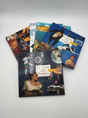 plusieurs livres pour enfants posés sur une surface blanche, avec un fond blanc