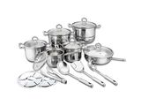 les nombreuses casseroles et poêles qui se trouvent sur la table