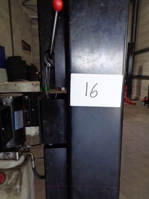 une photo d'une machine sur laquelle figure un numéro