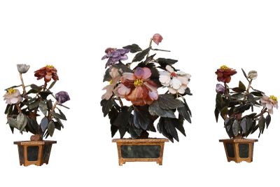CHINE Garniture de cheminée composée de trois pot fleuris en…
