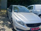 Volvo V40 2.0 D4 R - Design chez