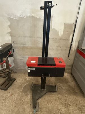 l'image d'une machine installée dans une pièce