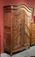 Armoire en merisier à façade compartimentée, plaques des ser… (photo 3)
