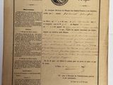 un gros plan sur une feuille de papier sur laquelle figure un document