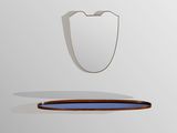 un miroir et une planche de surf posés sur une surface blanche