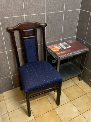 Lot de mobilier comprenant : - 1 matelas (usagé)