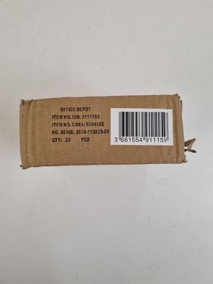 un gros plan d'une boîte sur laquelle figure un code-barres