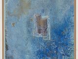 une image représentant une peinture d'une fenêtre sur un mur bleu