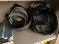 quatre armoires métalliques à deux vantaux avec leur contenu… (photo 6)
