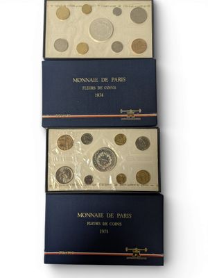 DEUX COFFRETS de la MONNAIE DE PARIS, série de pièces françaises fleur