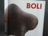 une photo d'un livre sur lequel figure l'image d'un ours