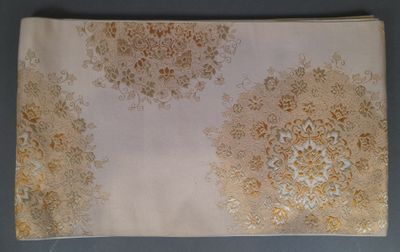 Ceinture Obi en façonné à décor de rosaces fleuries dans les…