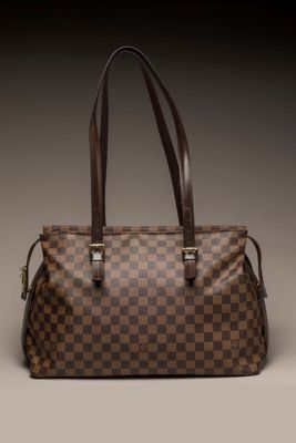 LOUIS VUITTON - Sac cabas modèle "Chelsea" à double anse por…