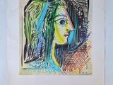 l'image d'un dessin du visage d'une femme sur un morceau de papier