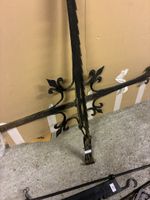 CREMAILLIERES en fonte à décor de fer et de petites lampes à… (photo 3)