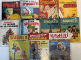 de nombreuses bandes dessinées exposées au mur