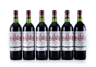 six bouteilles de vin rouge alignées