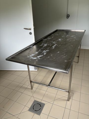 Table inox de préparation fromage, plateau creux incliné, pièteme...